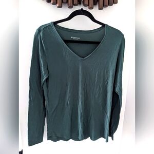Reitmans Women's V-Neck Forest Green Long Sleeve Top - Size US M
